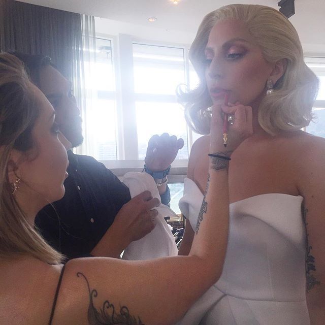 ретро-макіяж та зачіска Леді Гага 