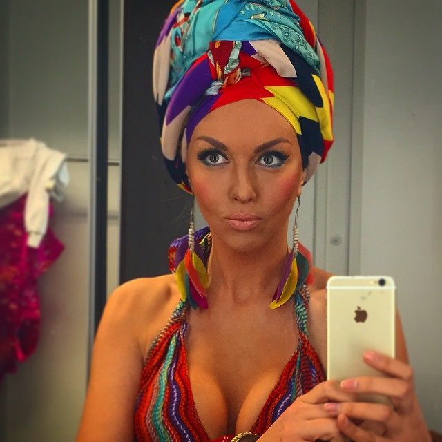 Оля Полякова