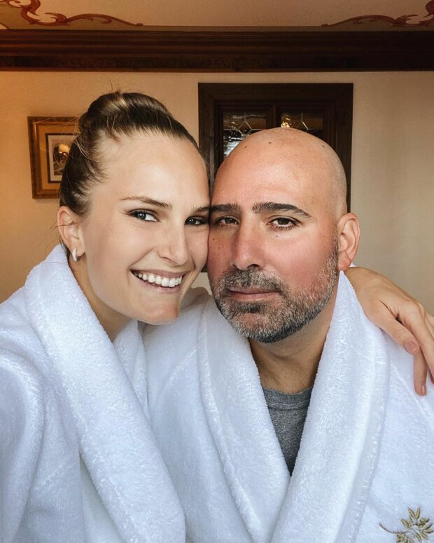 Алла Костромичева с мужем Джейсоном Капоне