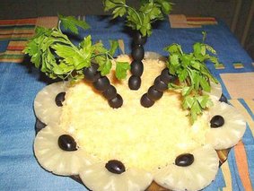 Салат Ананасовый остров Салат Ананасовый остров