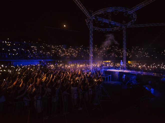 Антитіла в стадионном туре Hello