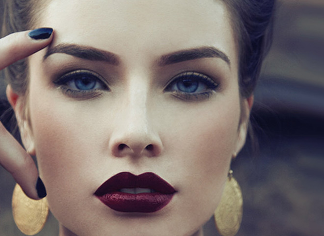 Повседневный макияж для серых глаз: 7 советов визажистов с актуальными фото-идеями 2023