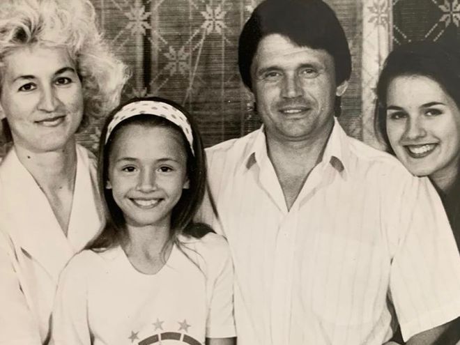 Маша Ефросинина с семьей