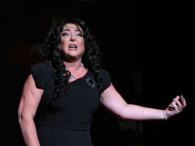 Лоліта показала ноги