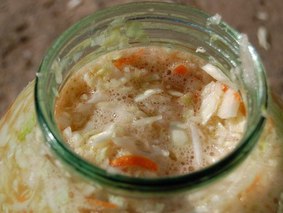Вкусная хрустящая квашеная капуста в рассоле Вкусная хрустящая квашеная капуста в рассоле