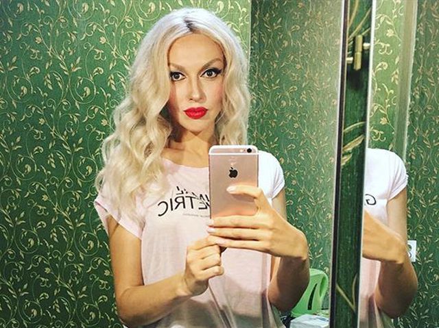 Оля Полякова