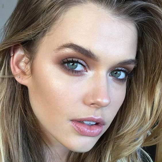 Макияж лица: румяна