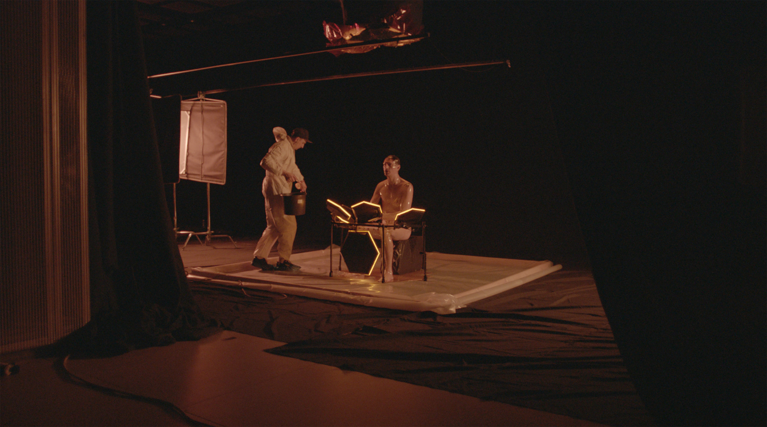 Как проходили съёмки клипа Адвокатов "Пчела"