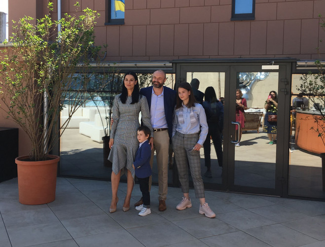 Маша Єфросиніна з сім'єю