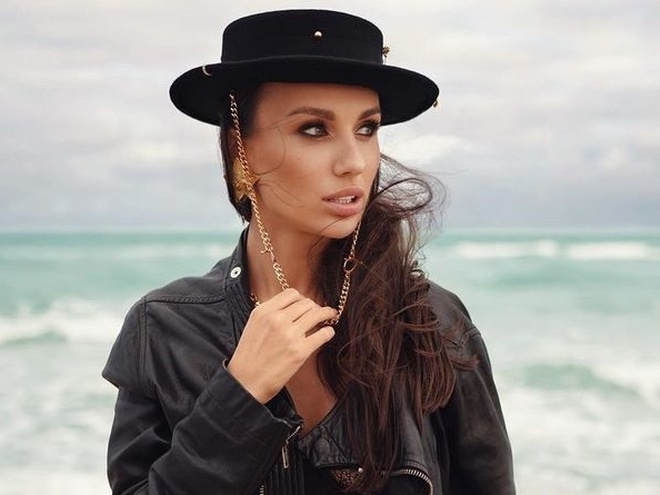 «Наш літак горів»: Вікторія Варлей розповіла про небезпечний переліт із чоловіком