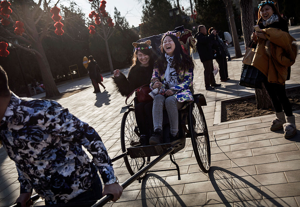 День сміху. Люди сміються