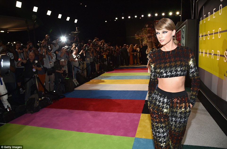 MTV Video Music Awards 2015