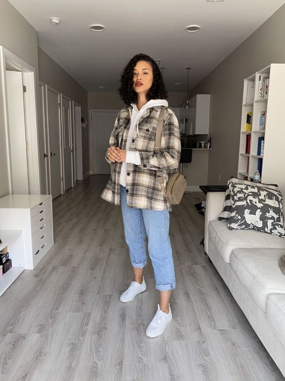 Трендові фланелеві сорочки: як і з чим носити