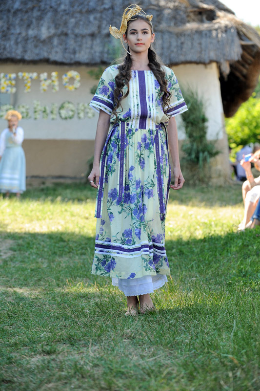 Коллекции Этно-fashion на фестивале «Країна Мрій»: SVITLO