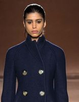 Victoria Beckham Осінь 2015: макіяж і зачіски з показу