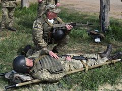 Як допомогти пораненому: інструкція домедичної допомоги