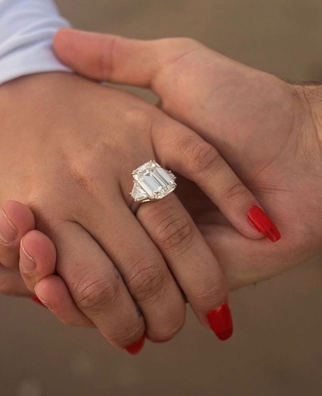 Помолвочное кольцо Деми Ловато