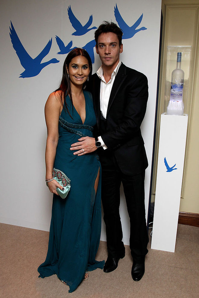 Джонатан Рис-Майерс (Cover)