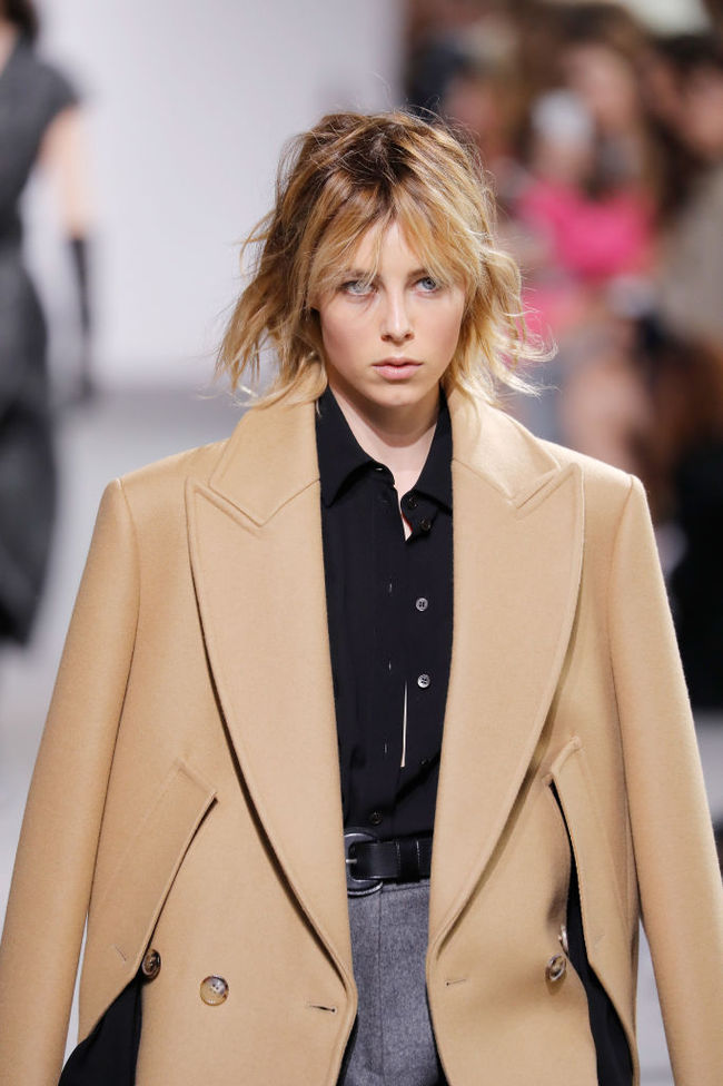 Весняні зачіски 2017: ефект недбалості