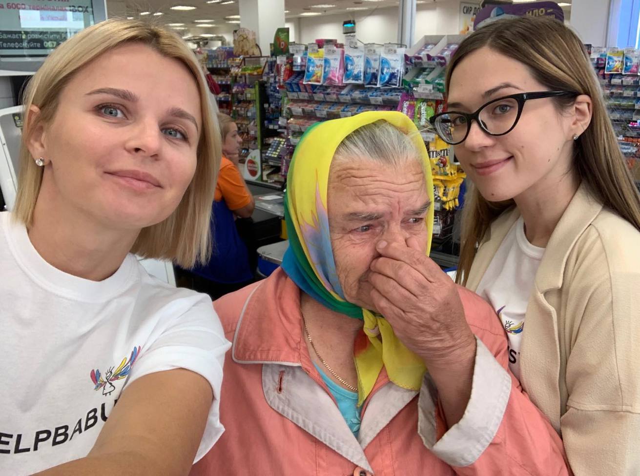 В Украине прошла шестая волна всеукраинского флешмоба #letshelpbabusya