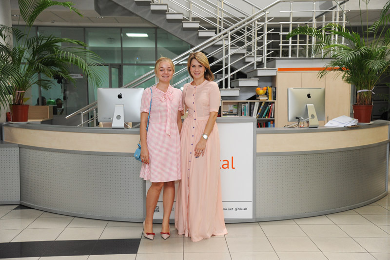 Аня и Настя MustHave