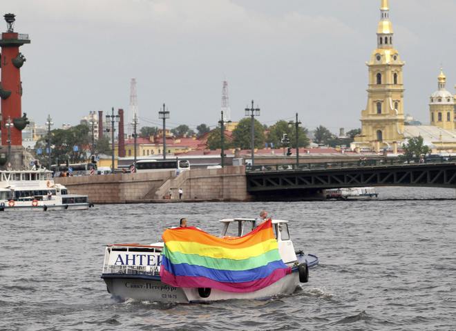 Гей-парад в Питере