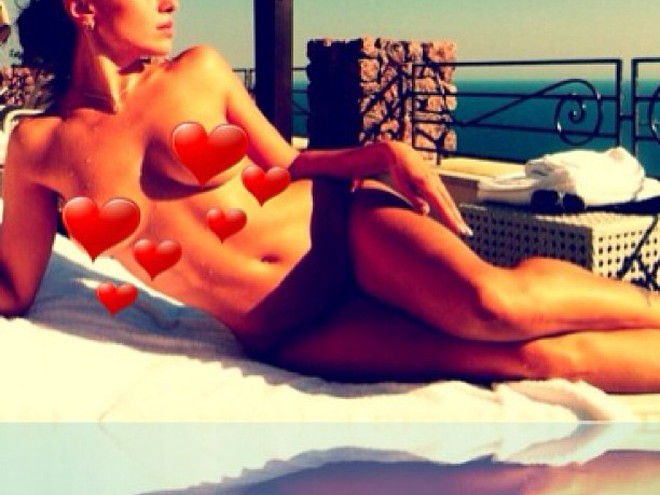 Нана из группы NIKITA