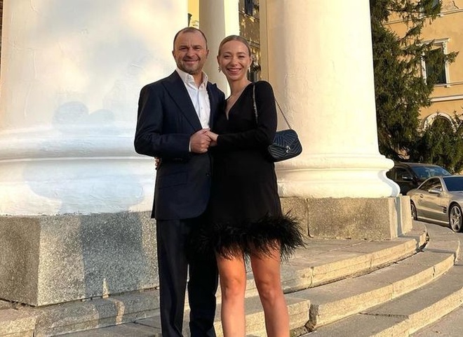 Дружина Павліка розсекретила щомісячний дохід у Мережі та відповіла на критику хейтерів