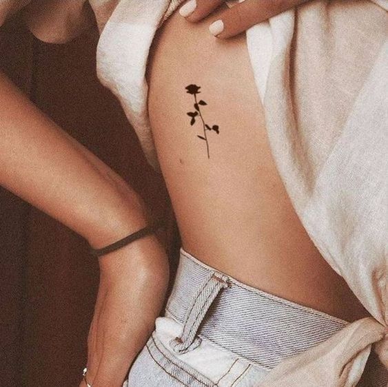 Красивые маленькие татуировки для девушек на ключицах
