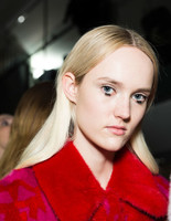 Б'юті-образ моделей з показу Mary Katrantzou Осінь 2015 Б'юті-образ моделей з показу Mary Katrantzou Осінь 2015