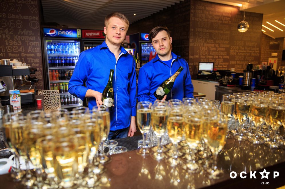 Бэтмен против Супермена премьера