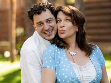 Синельников оголосив про вагітність дружини у свій 44-й день народження