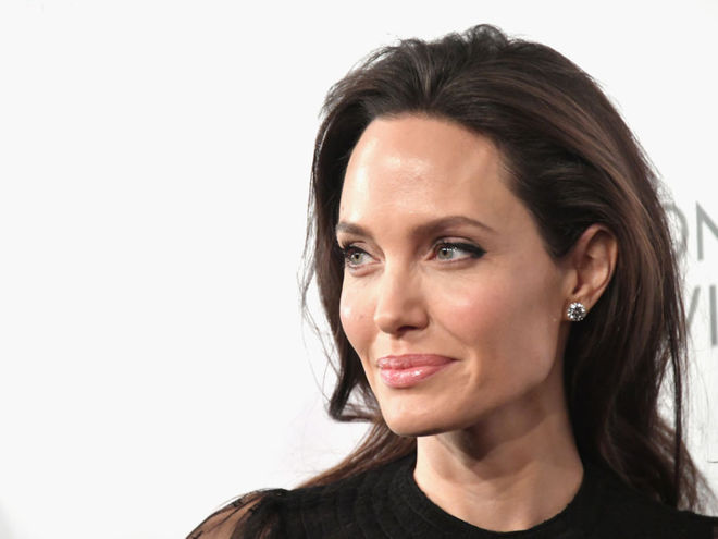 Анджелина Джоли