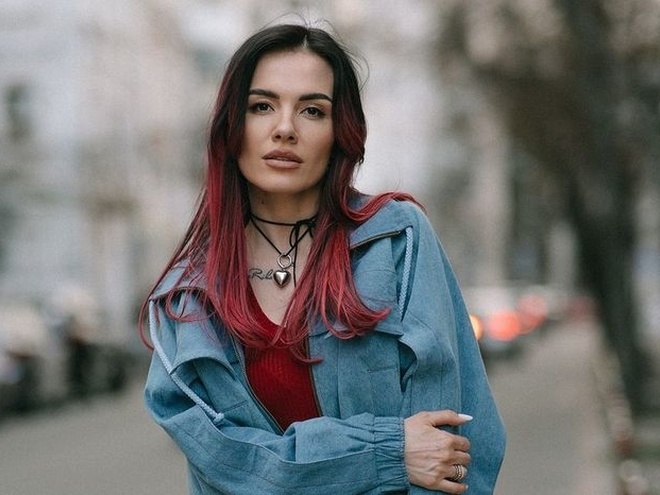 «Гаряче підвезли»: MamaRika знялась у відвертій фотосесії через півроку після пластики