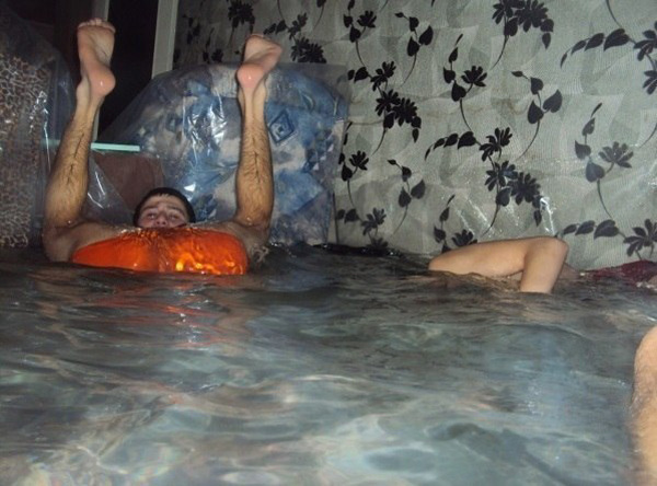 Когда нету денег на море...