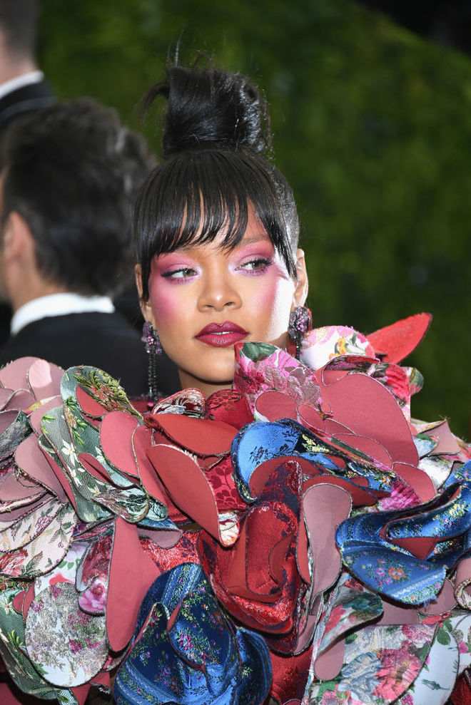 Met Gala 2017 макияж розовые тени