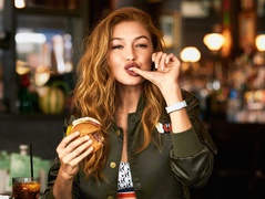 Джиджи Хадид для Harper`s Bazaar (октябрь 2016)