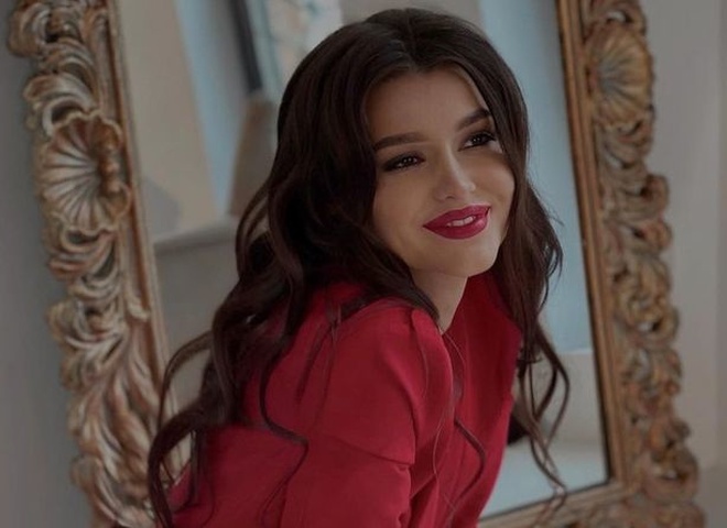 Юлія Зайка з «Холостяка-11» розсекретила свою першу офіційну роботу