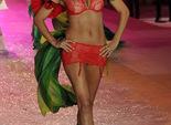 Адріана Ліма на шоу Victoria's Secret