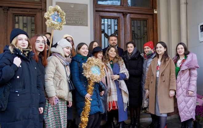 Відомі ведучі зібрали кошти для маленьких українців