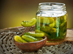 Як солити огірки: старий бабусин рецепт