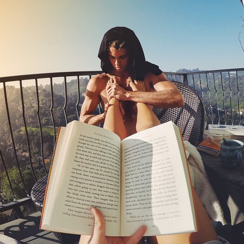 JAY ALVARREZ