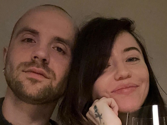 Дорофєєва, цілуючи Кацуріна, пораділа успіхам пісні Щоб не було – відео