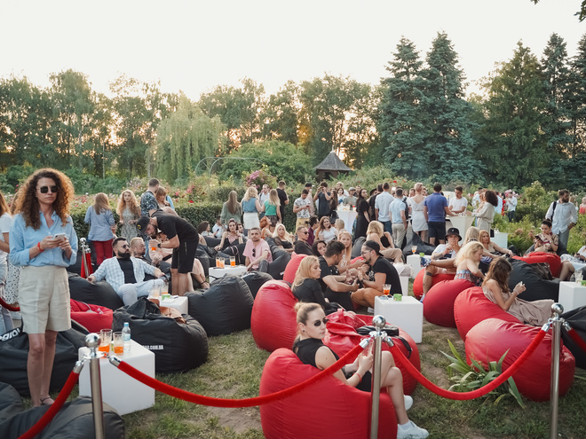 Киевская Точка G: On I Ona впервые создали иммерсивное шоу в ботсаду