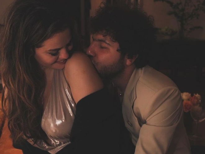 Селена Гомес розповіла, яким було її перше побачення з Бенні Бланко