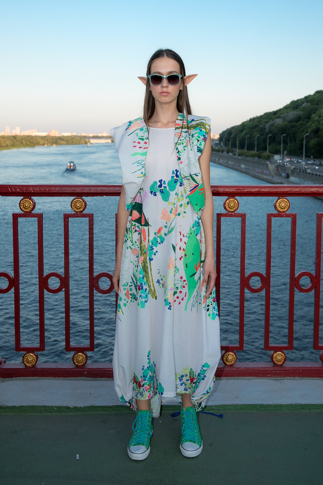 Fashion Show SEREBROVA SS20 на Пешеходном мосту через Днепр: фотоотчёт