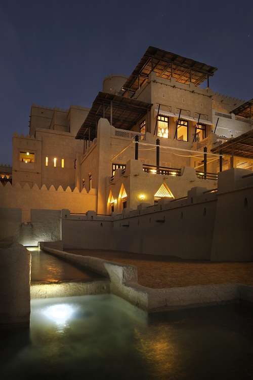 Готель в пустелі Qasr Al Sarab