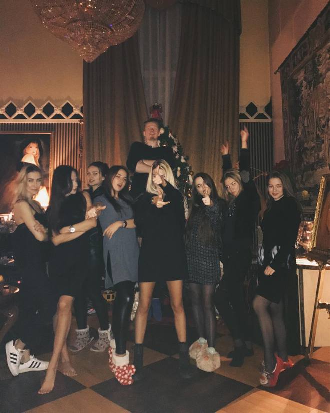 Mannequin Challenge: Никита Пресняков принял участие в популярном интернет-флешмобе (видео)