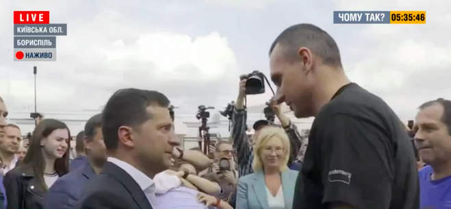 Олег Сенцов вернулся в Украину - первые кадры