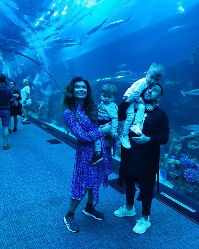 MONATIK з дружиною та синами